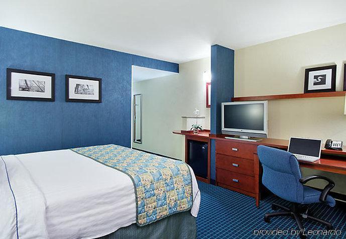 Courtyard Fort Myers At I-75 And Gulf Coast Town Center Estero Oda fotoğraf
